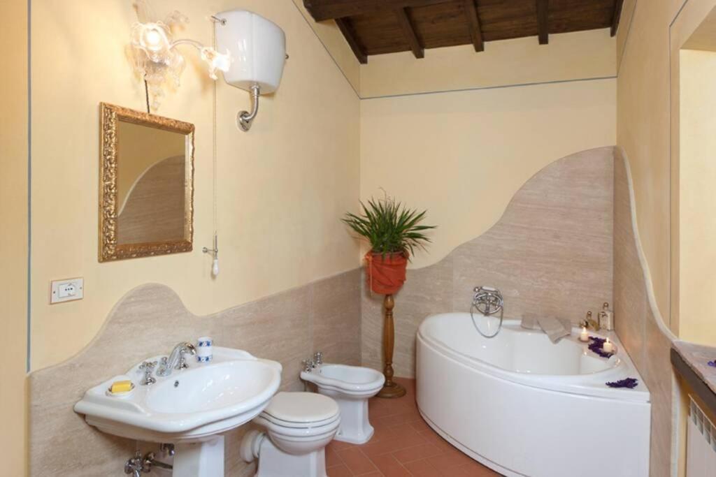 Villa Liz Tuscany, Private Pool, Hot Tub, Property Fenced, Pets Allowed Poppi Extérieur photo