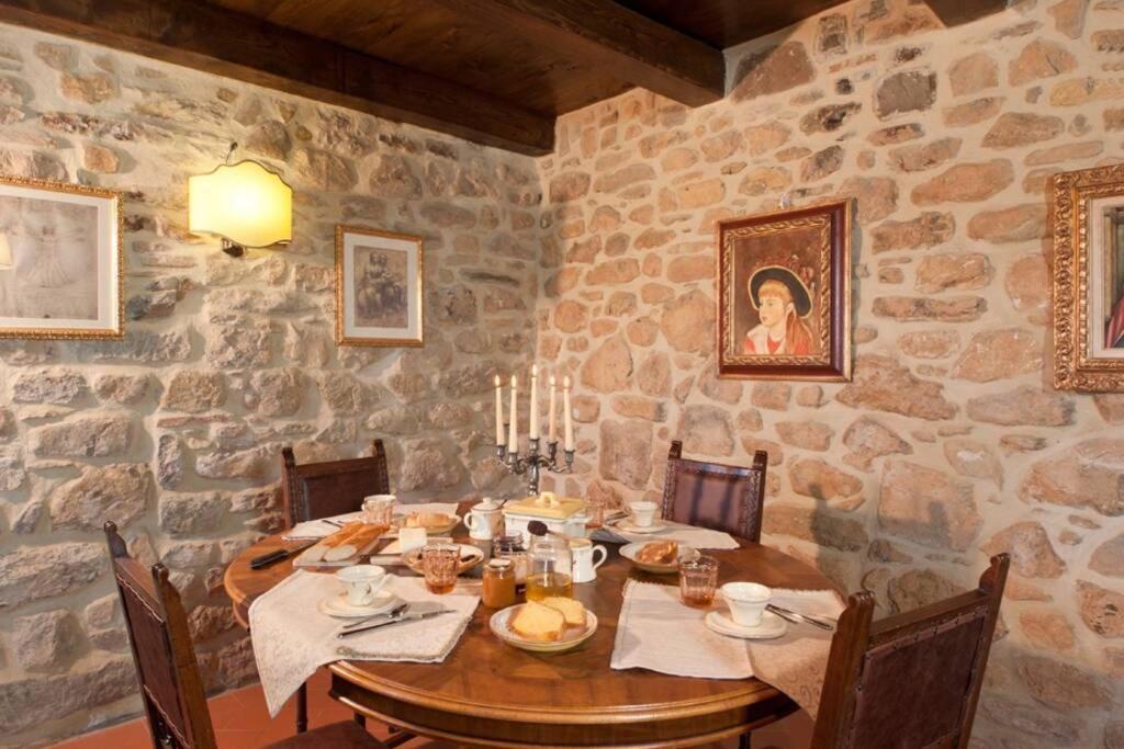 Villa Liz Tuscany, Private Pool, Hot Tub, Property Fenced, Pets Allowed Poppi Extérieur photo